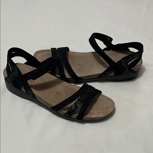 Munro Black/Snake Nubuck Leather “Summer” Sandals